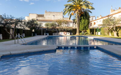 Cambrils 62: Schaduw, Appartement, Balkon, Landscaping, Werf, Buitenmeubels, Villa
