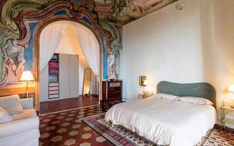 Casa Dea Diana: Interieur Ontwerp, Meubilair, Flooring, Verdieping, Slaapkamer, Bed, Laken, Bedding, Kamer, Plafond