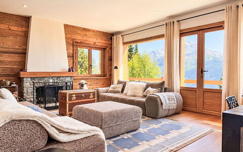 Chalet Shangri-La: Meubilair, Interieur Ontwerp, Hout, Flooring, Bankstel, Woonkamer, Verdieping, Kamer, Plafond, Huis