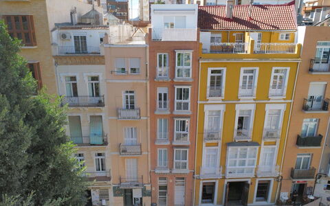 Cartagena 10: Appartement, Architectuur, Woongebied, Condominium, Samengesteld Materiaal, Stedelijk Ontwerp, Balkon, Gemengd Gebruik, Schaduw