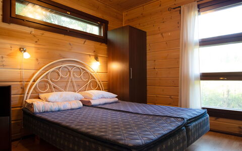 Tiirinniemi 27 a: Hout, Interieur Ontwerp, Flooring, Verdieping, Meubilair, Plafond, Slaapkamer, Kamer, Bed, Bed Frame