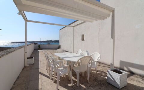 Giulia: Samengesteld Materiaal, Schaduw, Balkon, Buitenmeubels, Outdoor Structuur, Daylighting, Pergola