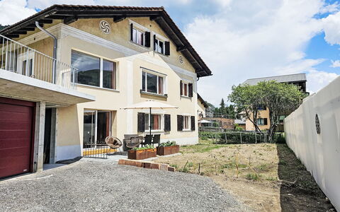 Chesa Giere: Gebouw, Muur, Venster, Woongebied, Huis, Huis, Facade, Architectuur, Buurt,  Dorf\
