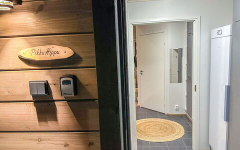 Pikkuhippu: Meubilair, Buitenmeubels, Stoel, Schaduw, Canopy, Buitentafel, Outdoor Structuur, Patio, Luifel, Keuken En Eettafel