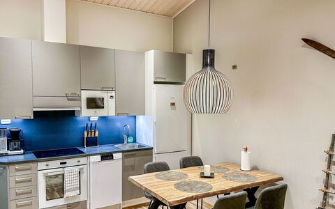 Pikkuhippu: Meubilair, Buitenmeubels, Stoel, Schaduw, Canopy, Buitentafel, Outdoor Structuur, Patio, Luifel, Keuken En Eettafel