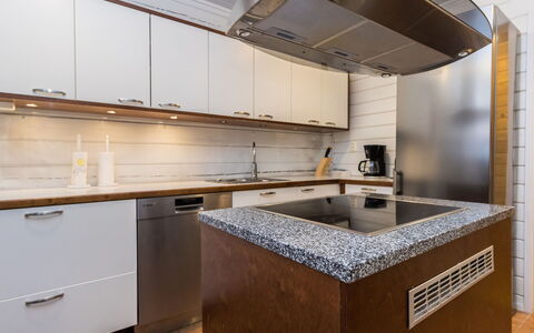 Saajomaja: Keuken, Countertop, Toestel Van De Keuken, Flooring, Cabinetry, Interieur Ontwerp, Major Appliance, Hout, Verdieping, Huishoudapparatuur