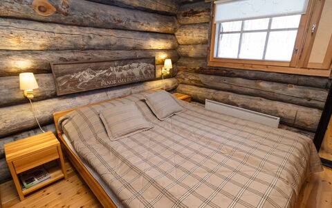 Janttara: Hout, Slaapkamer, Beits, Bed, Hardwood, Bed Frame, Bedding, Plafond, Linens, Plank