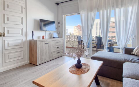 Puerto Simona: Meubilair, Flooring, Interieur Ontwerp, Houten Vloer, Hout, Verdieping, Appartement, Kamer, Laminaatvloer, Woonkamer