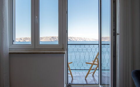 Senj 122: Zee, Verdieping, Oceaan, Balkon, Glas, Hardwood, Schaduw, Daylighting, Home Deur, Geluid