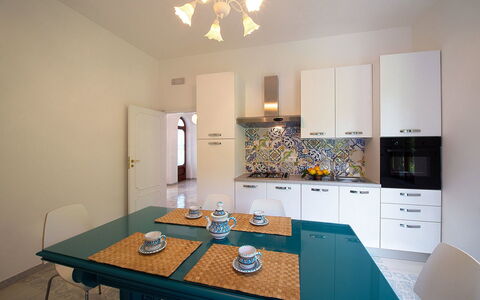 Villa Sam: Interieur Ontwerp, Flooring, Meubilair, Hout, Verdieping, Kamer, Plafond, Keuken, Countertop, Verlichting
