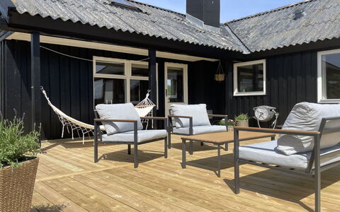 Monna - from the Sea: Hout, Flooring, Verdieping, Huis, Meubilair, Veranda, Hardwood, Deur, Buitenmeubels, Houten Vloer