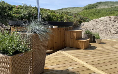 Monna - from the Sea: Hout, Bloempot, Dek, Hardwood, Beits, Houten Vloer, Plank, Buitenmeubels, Kamerplant, Tuin