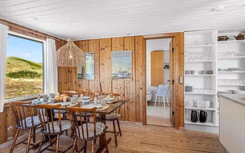 Monna - from the Sea: Hout, Eetkamer, Hardwood, Plank, Keuken En Eettafel, Beits, Timmerhout, Houten Vloer, Blokhut