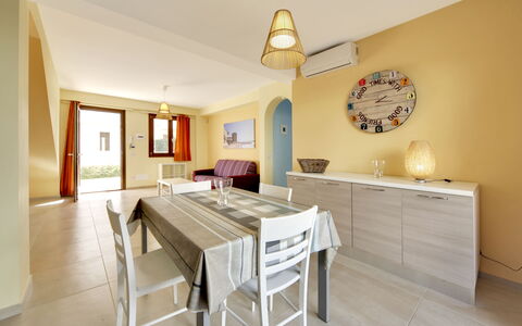 Borgo Vigata 1: Meubilair, Interieur Ontwerp, Flooring, Verdieping, Hout, Plafond, Kamer, Appartement, Tafel, Verlichting