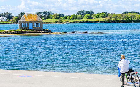 Maison de Saint-Cado: Water, Waterloop, Kust En Oceanic Landvormen, Bank, Meer, Kust, Zee, Kust, Strand, Vrije Tijd