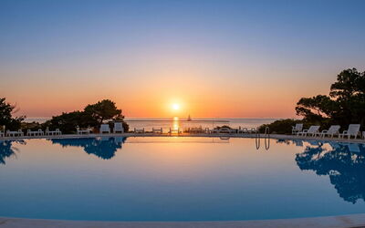 Porto Cervo 634: Water, Zwemwater, Horizon, Schemer, Afterglow, Zonsondergang, Zee, Zonsopkomst, Zwembad, Oceaan