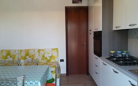 Villa Maddalena: Flooring, Interieur Ontwerp, Verdieping, Hout, Meubilair, Kamer, Verlichting, Appartement, Keuken, Plafond
