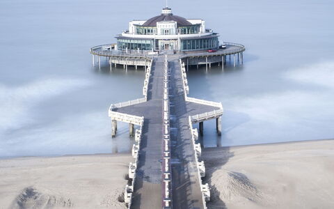 Sand Beach: Water, Horizon, Pier, Zee, Kust En Oceanic Landvormen, Oceaan, Strand, Boardwalk, Kust