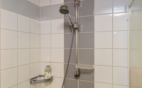Point Vale 2 As 2: Badkamer, Loodgieterswerkinrichting, Douchekop, Flooring, Douche, Douchestang, Loodgieter, Verdieping, Douchepaneel, Tegel