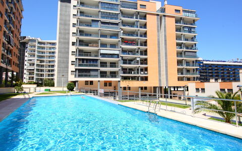 Tamarindo: Water, Gebouw, Fabriek, Dag, Eigendom, Venster, Lucht, Blauw, Zwembad, Azure