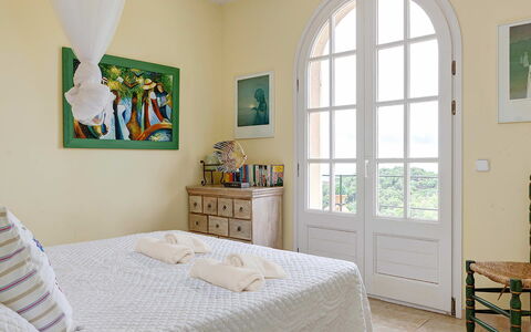 Villa Muneca: Meubilair, Interieur Ontwerp, Verdieping, Flooring, Hout, Slaapkamer, Bed, Kamer, Textiel, Huis