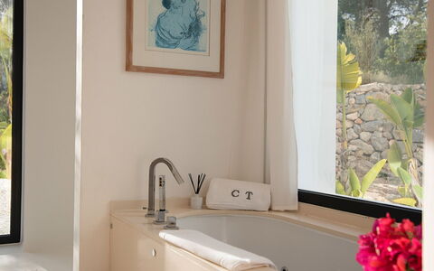 Villa the Marvel: Interieur Ontwerp, Muur, Loodgieterswerkinrichting, Flooring, Verdieping, Bad, Badkamer, Kraan, Huis, Kamer