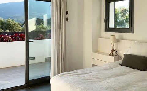 Villa Luisa: Meubilair, Interieur Ontwerp, Bed, Muur, Slaapkamer, Flooring, Plafond, Huis, Verdieping, Kamer