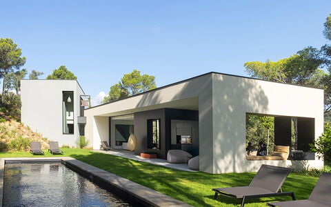Villa Bamby: Huis, Woongebied, Landscaping, Tuin, Landgoed, Boerderij, Werf, Villa, Backyard, Gazon