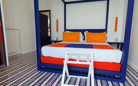 Casa Blue Dream: Interieur Ontwerp, Meubilair, Stoel, Slaapkamer, Bed, Bedding, Hotel