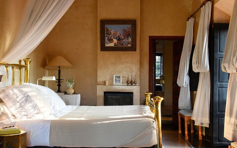 Villa the Garden: Meubilair, Interieur Ontwerp, Flooring, Slaapkamer, Verdieping, Bed, Hout, Verlichting, Kamer, Textiel