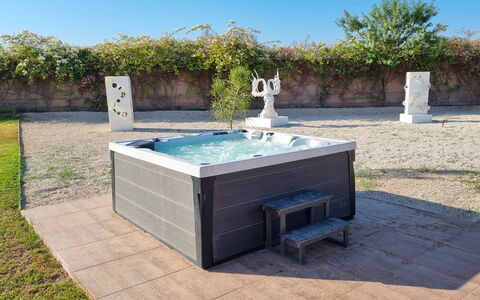 Villa Jamalu: Samengesteld Materiaal, Vrije Tijd, Jacuzzi, Zwembad, Waterpartij, Loodgieterswerkinrichting, Bad