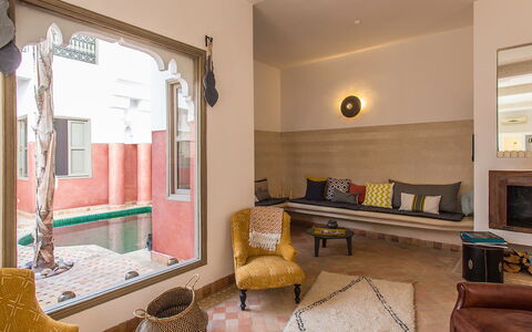 Riad Special: Muur, Flooring, Verdieping, Interieur Ontwerp, Huis, Plafond, Kamer, Beits, Woonkamer