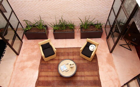 Dar Sami: Hout, Interieur Ontwerp, Meubilair, Verdieping, Flooring, Huis, Woonkamer, Appartement, Beits, Hardwood