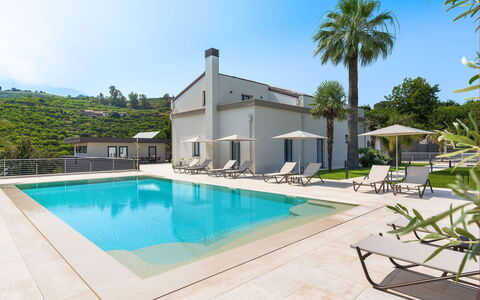 Villa Cloris: Zwembad, Toevlucht, Samengesteld Materiaal, Landgoed, Eco Hotel, Thermae, Hacienda, Reflecting Pool, Villa, Schaduw
