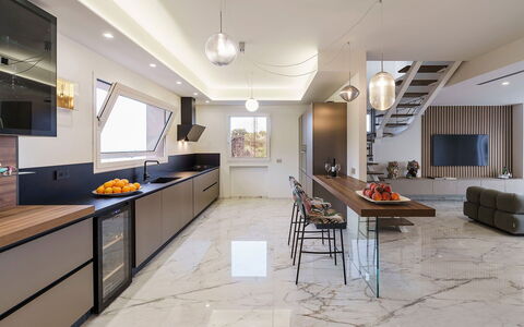 Villa Shelly: Interieur Ontwerp, Flooring, Meubilair, Verdieping, Muur, Lichte Inrichting, Hout, Plafond, Keuken, Verlichting