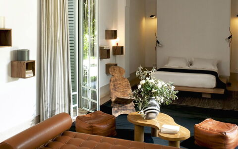 Villa Susan: Meubilair, Interieur Ontwerp, Muur, Hout, Flooring, Verdieping, Huis, Verlichting, Kamer, Woonkamer