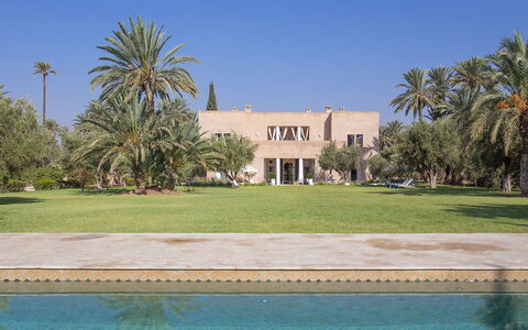 Villa Zagar: Boom, Landgoed, Landscaping, Tuin, Hacienda, Herenhuis, Gazon, Villa, Schaduw