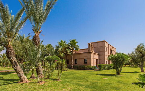 Dar Maril: Struik, Landgoed, Tuin, Landscaping, Herenhuis, Hacienda, Schaduw, Villa, Gazon