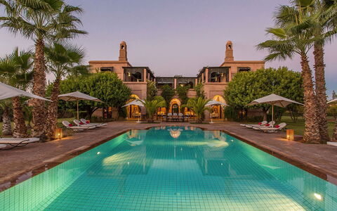 Dar Maril: Zwembad, Toevlucht, Hacienda, Paraplu, Landgoed, Buitenmeubels, Eco Hotel, Badplaats, Villa