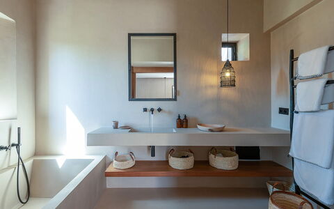 Dar Sun: Muur, Interieur Ontwerp, Loodgieterswerkinrichting, Wastafel In De Badkamer, Flooring, Badkamer, Plafond, Verdieping, Wastafel, Kraan