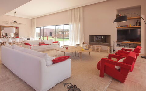 Villa Delizia: Interieur Ontwerp, Flooring, Verdieping, Bankstel, Meubilair, Woonkamer, Plafond, Huis, Appartement
