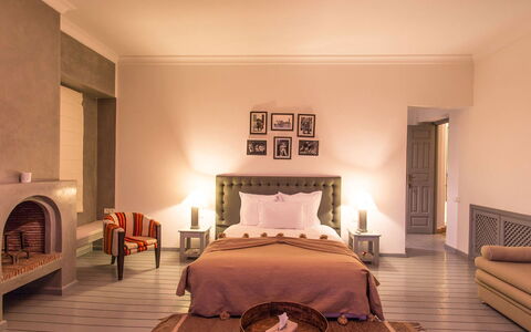 Villa Elio: Meubilair, Interieur Ontwerp, Flooring, Verdieping, Bed, Hout, Kamer, Slaapkamer, Verlichting, Textiel
