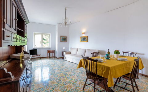 Casa Iago: Flooring, Verdieping, Interieur Ontwerp, Kamer, Plafond, Meubilair, Tegel, Houten Vloer