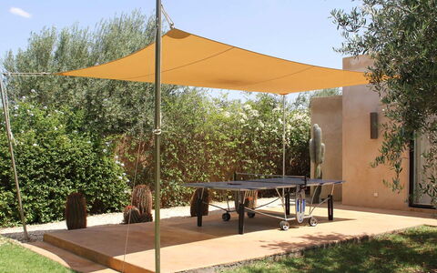 Villa Noria: Schaduw, Canopy, Buitenmeubels, Tuin, Outdoor Structuur, Patio, Buitentafel, Backyard, Werf