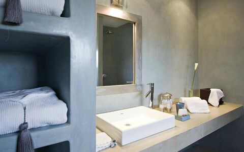 Villa Noria: Loodgieterswerkinrichting, Badkamer, Kraan, Linens, Wastafel, Natuurlijk Materiaal, Loodgieter, Hotel, Ceramic