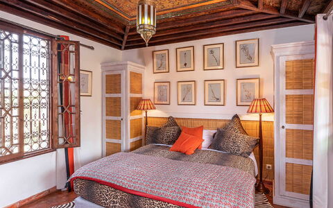 Le Jardin Mogador: Slaapkamer, Interieur Ontwerp, Bed, Hout, Verdieping, Flooring, Plafond, Meubilair, Bedding, Verlichting