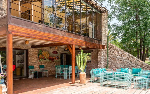 Le Jardin Mogador: Hout, Meubilair, Stoel, Huis, Veranda, Samengesteld Materiaal, Buitenmeubels, Deur, Dek, Verblijf