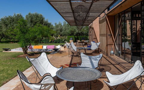 Dar Moon: Meubilair, Buitenmeubels, Stoel, Schaduw, Tuin, Backyard, Eco Hotel, Werf, Outdoor Structuur, Landscaping