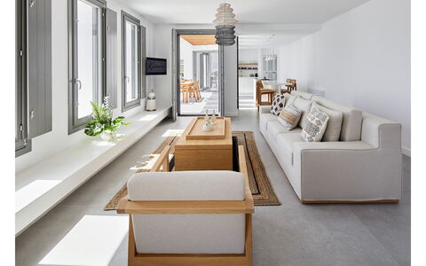 Villa Kenan: Meubilair, Interieur Ontwerp, Bankstel, Flooring, Verdieping, Hout, Woonkamer, Tafel, Houten Vloer, Huis