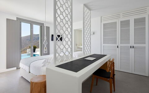 Villa Kenan: Meubilair, Interieur Ontwerp, Slaapkamer, Flooring, Hout, Verdieping, Bed, Plafond, Textiel, Verlichting